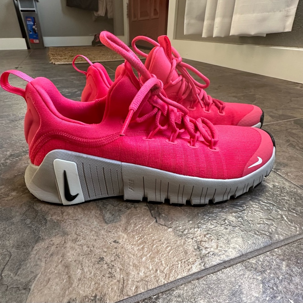 Nike Metcon 6 Hot Pink Trainers